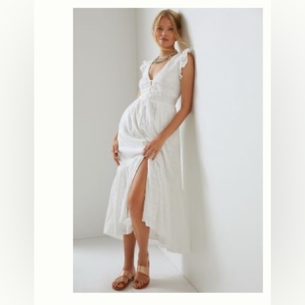 Elegant White Maxi Dress